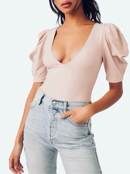 Free People Tops - Free People Puff Sleeve V-Neck Bodysuit Blush Size Small NWOT